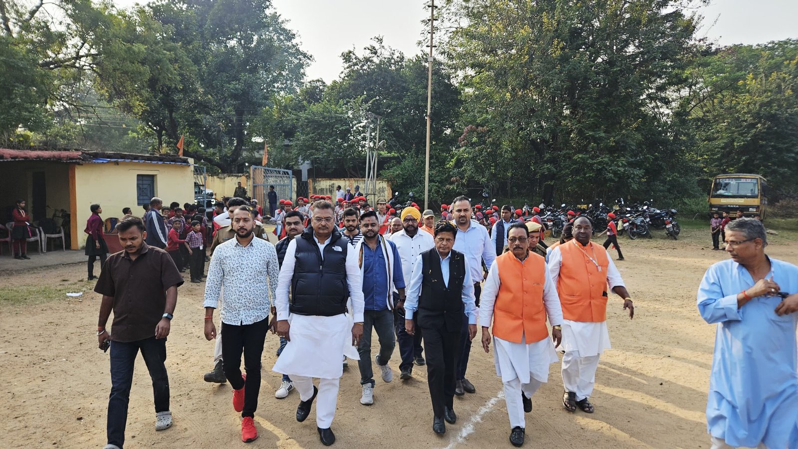 सरस्वती विद्या मंदिर, रजरप्पा में ‘बियॉन्ड बुक्स मॉडल लाइब्रेरी’ का सांसद मनीष जायसवाल ने किया उद्घाटन