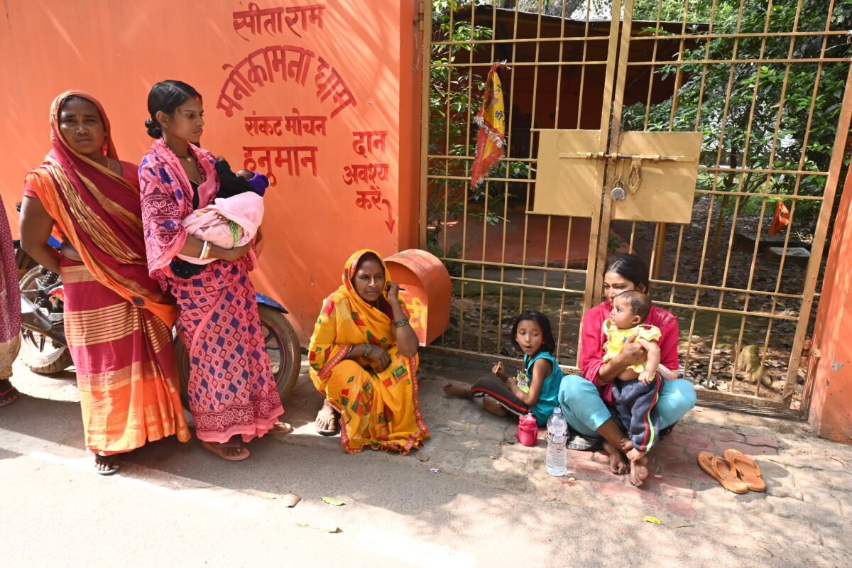 📰 देवघर में महिला की संदिग्ध मौत: पति, सास-ससुर और प्रेमिका पर हत्या का आरोप