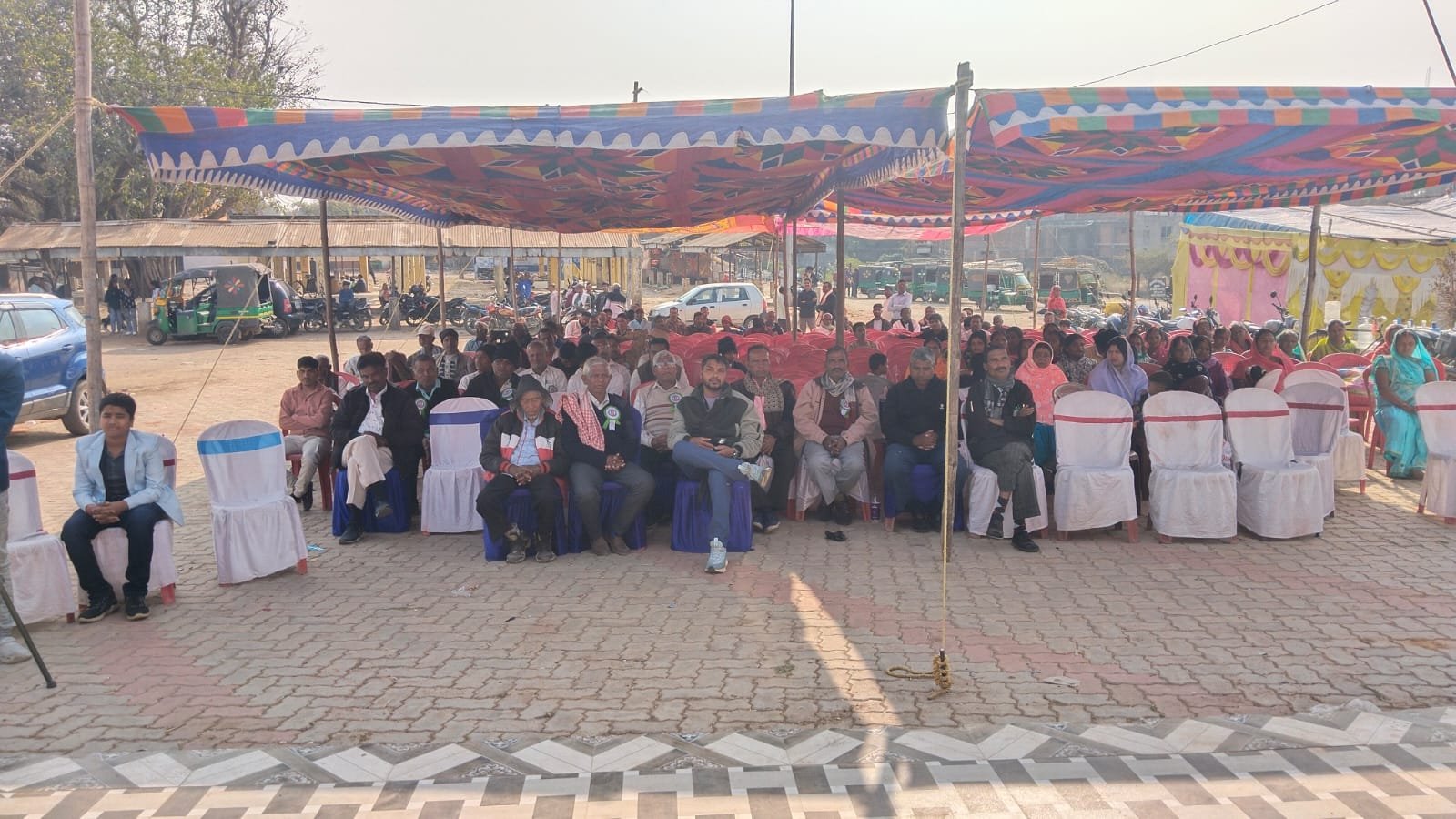 दारू प्रखंड में श्रद्धा और सम्मान के साथ मनाई गई जननायक कर्पूरी ठाकुर की जयंती, सामाजिक न्याय के संकल्प को किया गया नमन