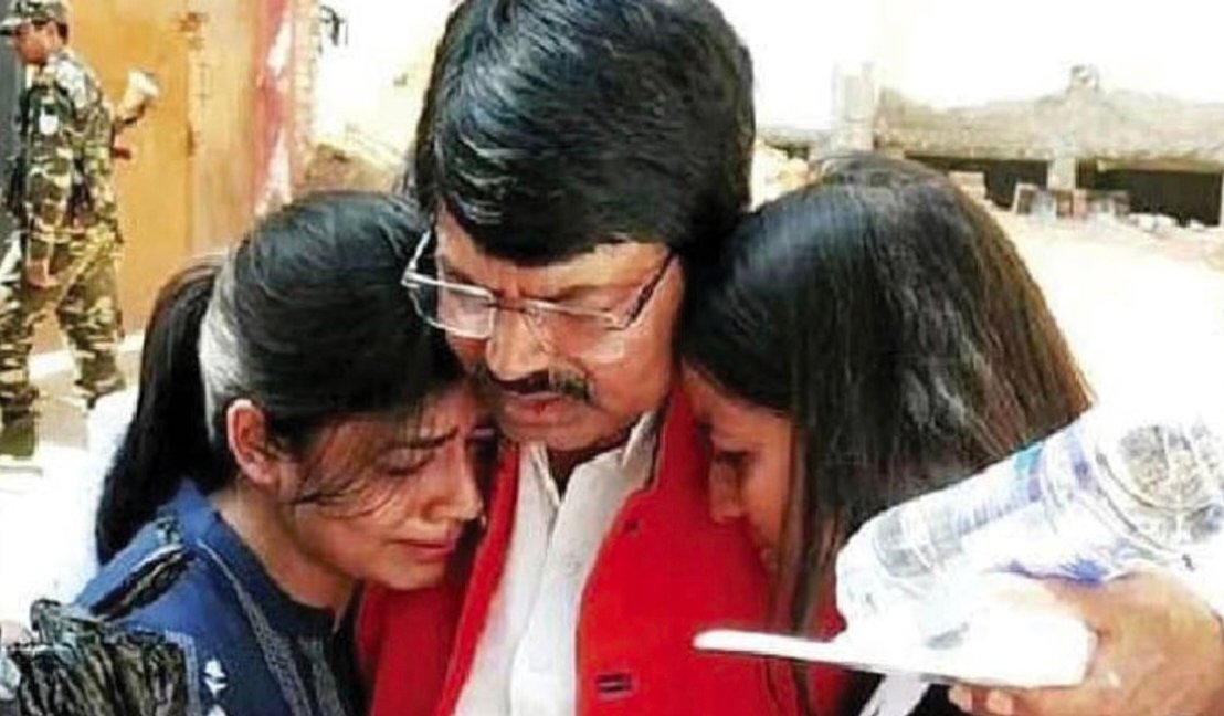 पूर्व मंत्री योगेन्द्र साव और पूर्व विधायक निर्मला देवी गिरफ़्तार