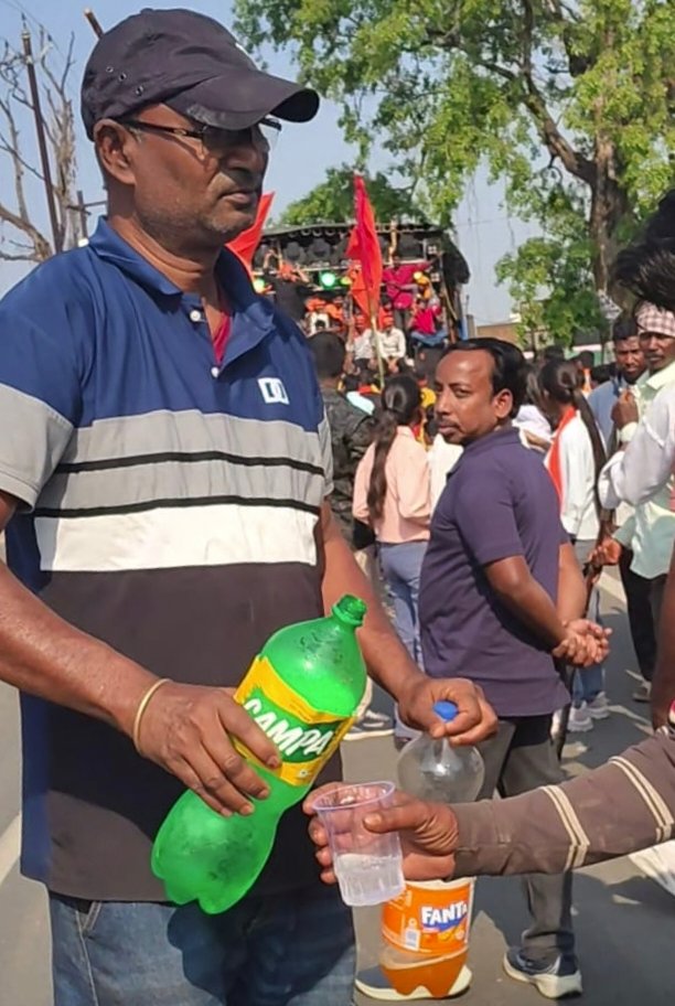 रामनवमी की शोभायात्रा में मानवता की मिसाल: “सेवा ही धर्म है” के तहत प्यासे श्रद्धालुओं के लिए जल सेवा