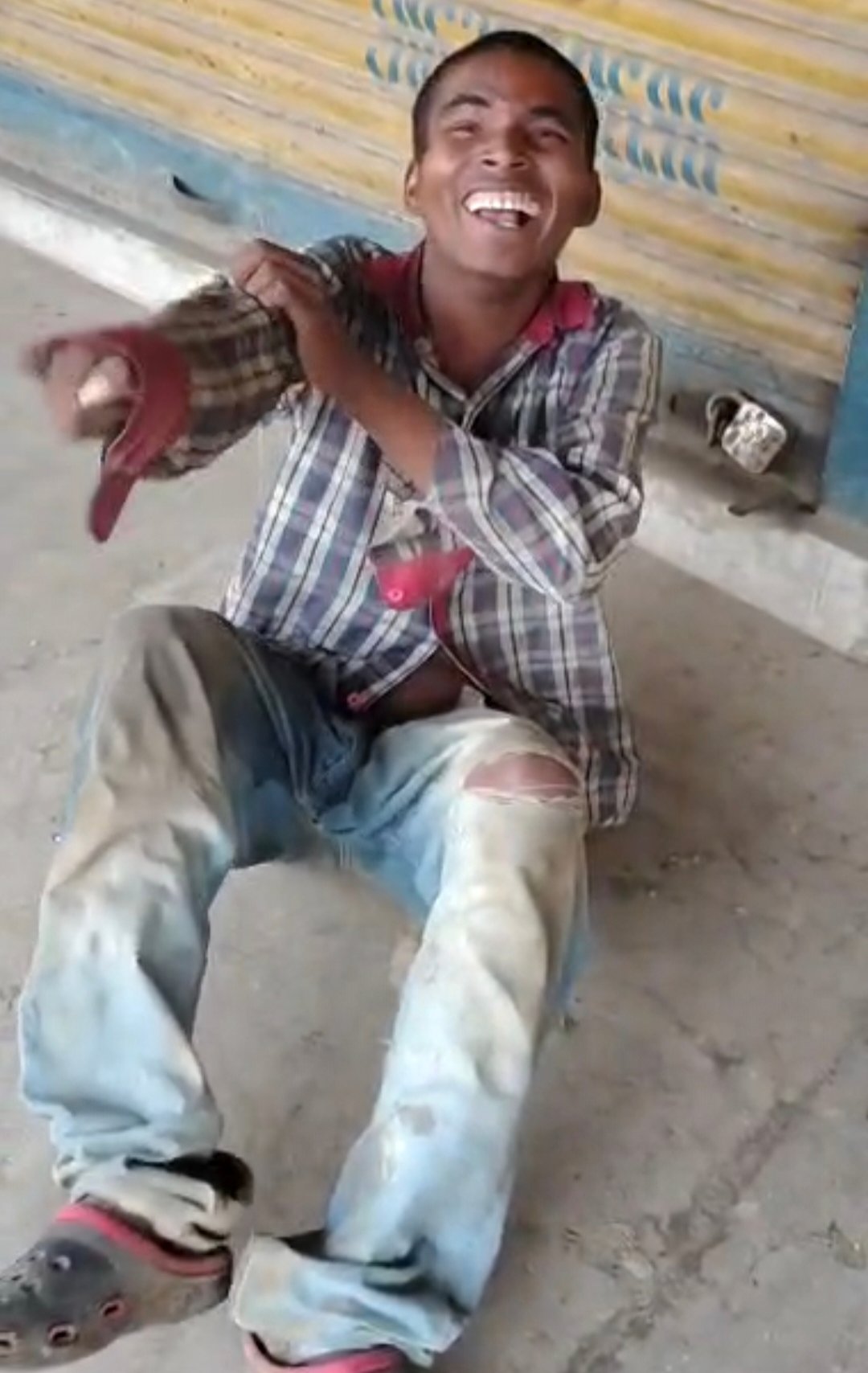 “सेवा ही धर्म है” : एक बेबस जिंदगी के लिए इंसानियत की पुकार, मदद को बढ़ते कदम